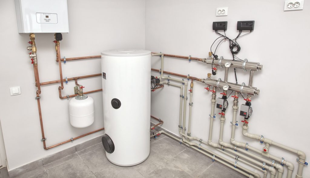 How Does a Well Water Pressure Tank Work Exactly? • Home Tips